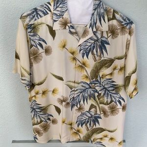 Tommy Bahama Floral Hawaiian Shirt! Size S/P